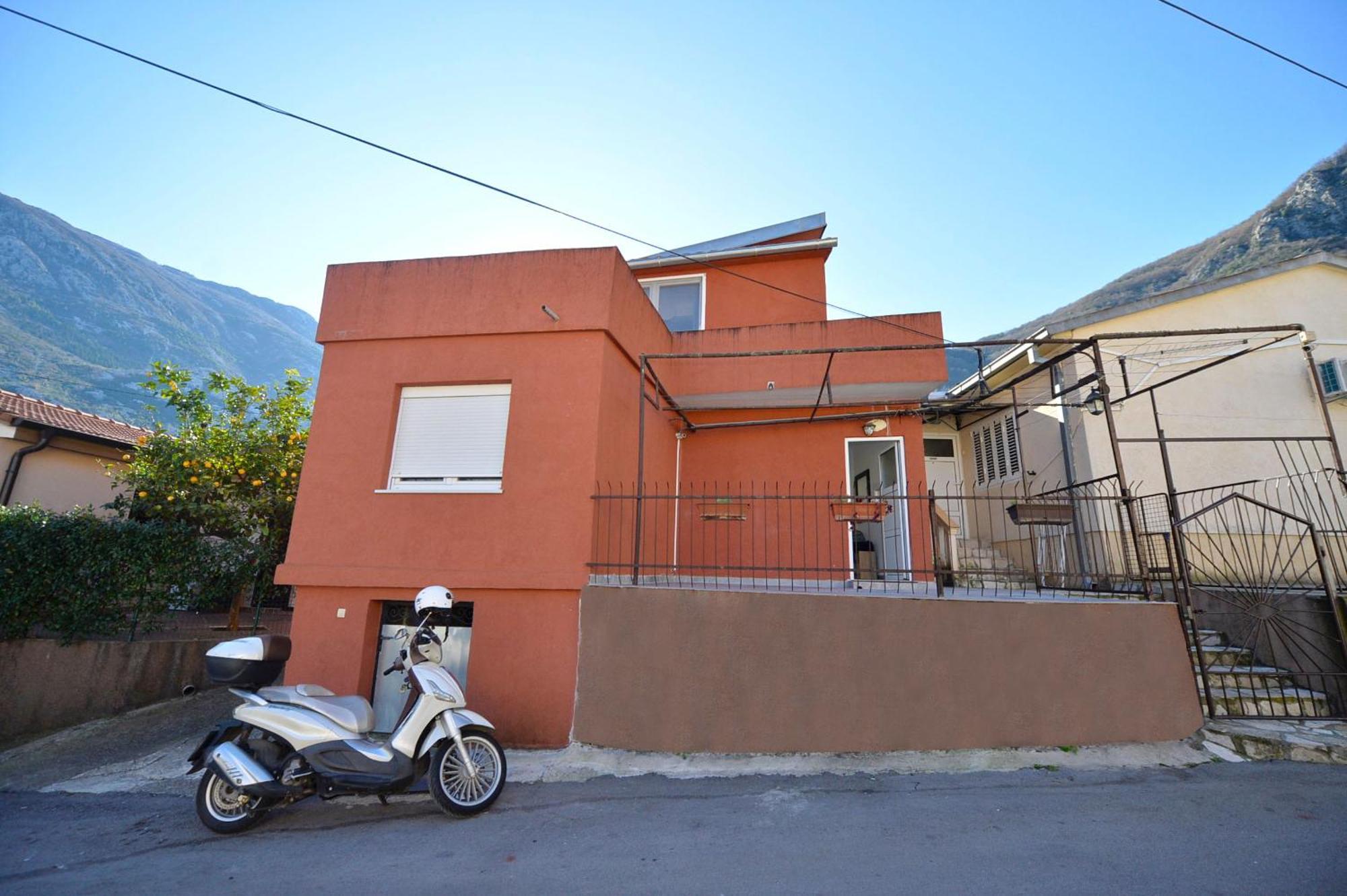 The Right Choice Apartment Kotor Luaran gambar