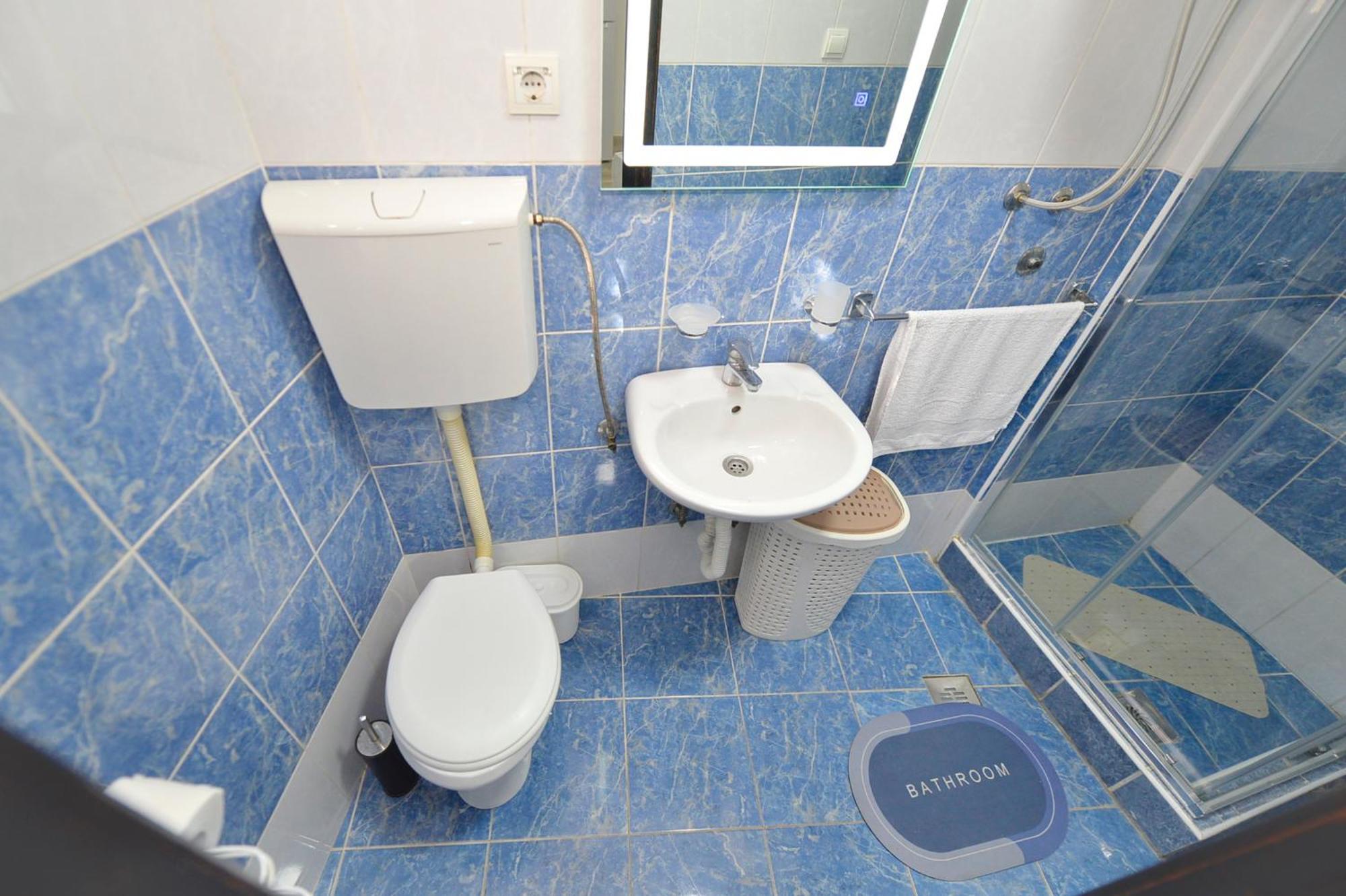 The Right Choice Apartment Kotor Luaran gambar