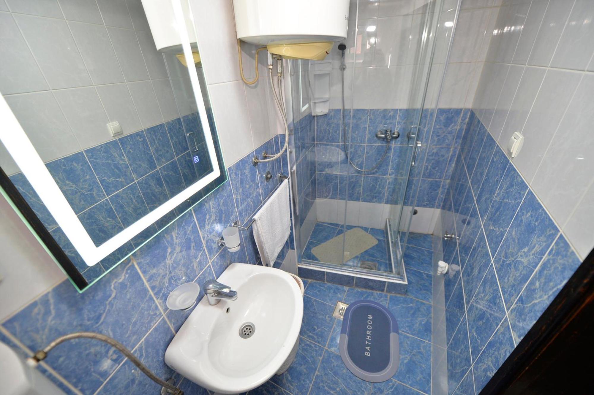 The Right Choice Apartment Kotor Luaran gambar