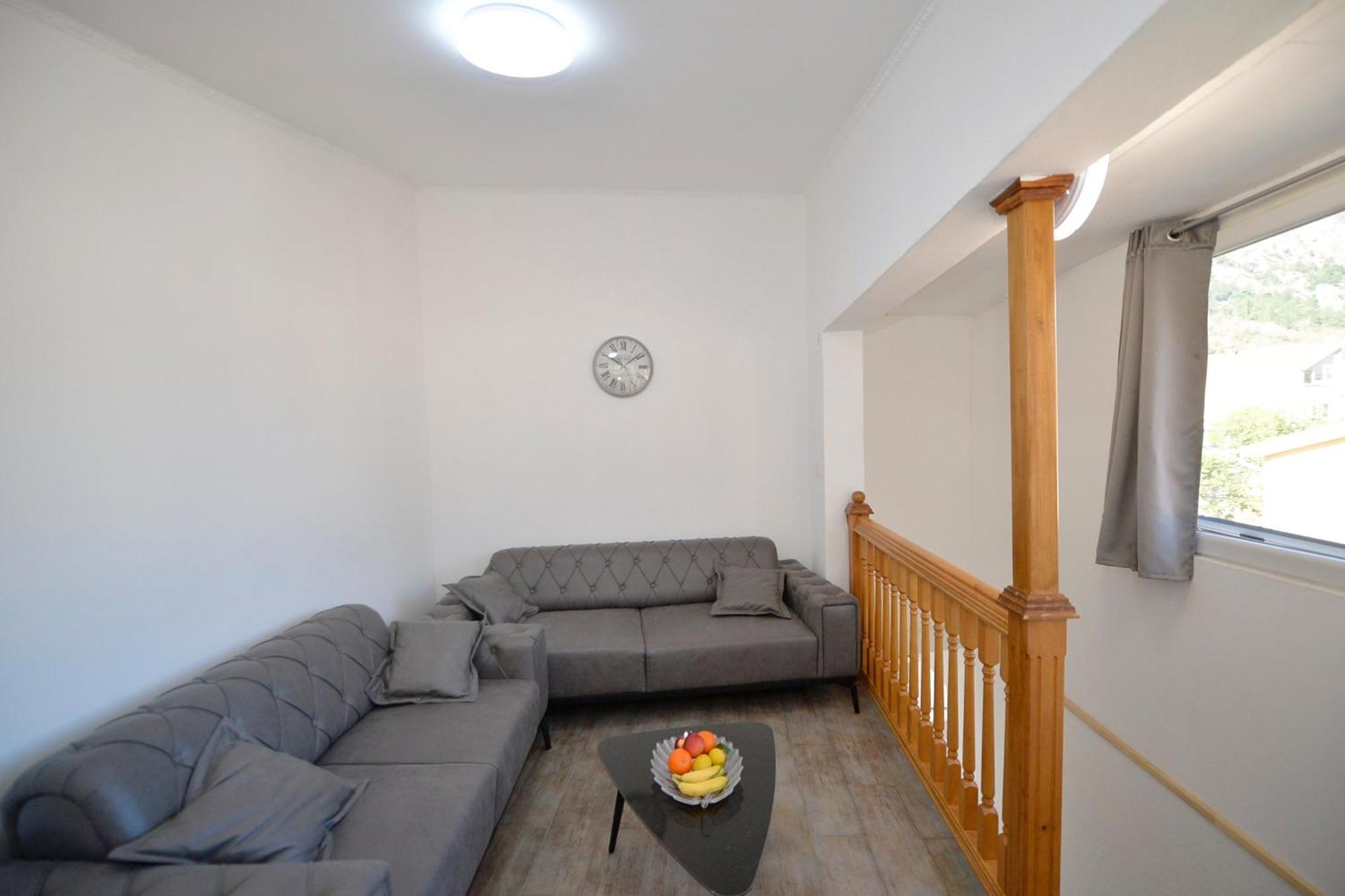 The Right Choice Apartment Kotor Luaran gambar