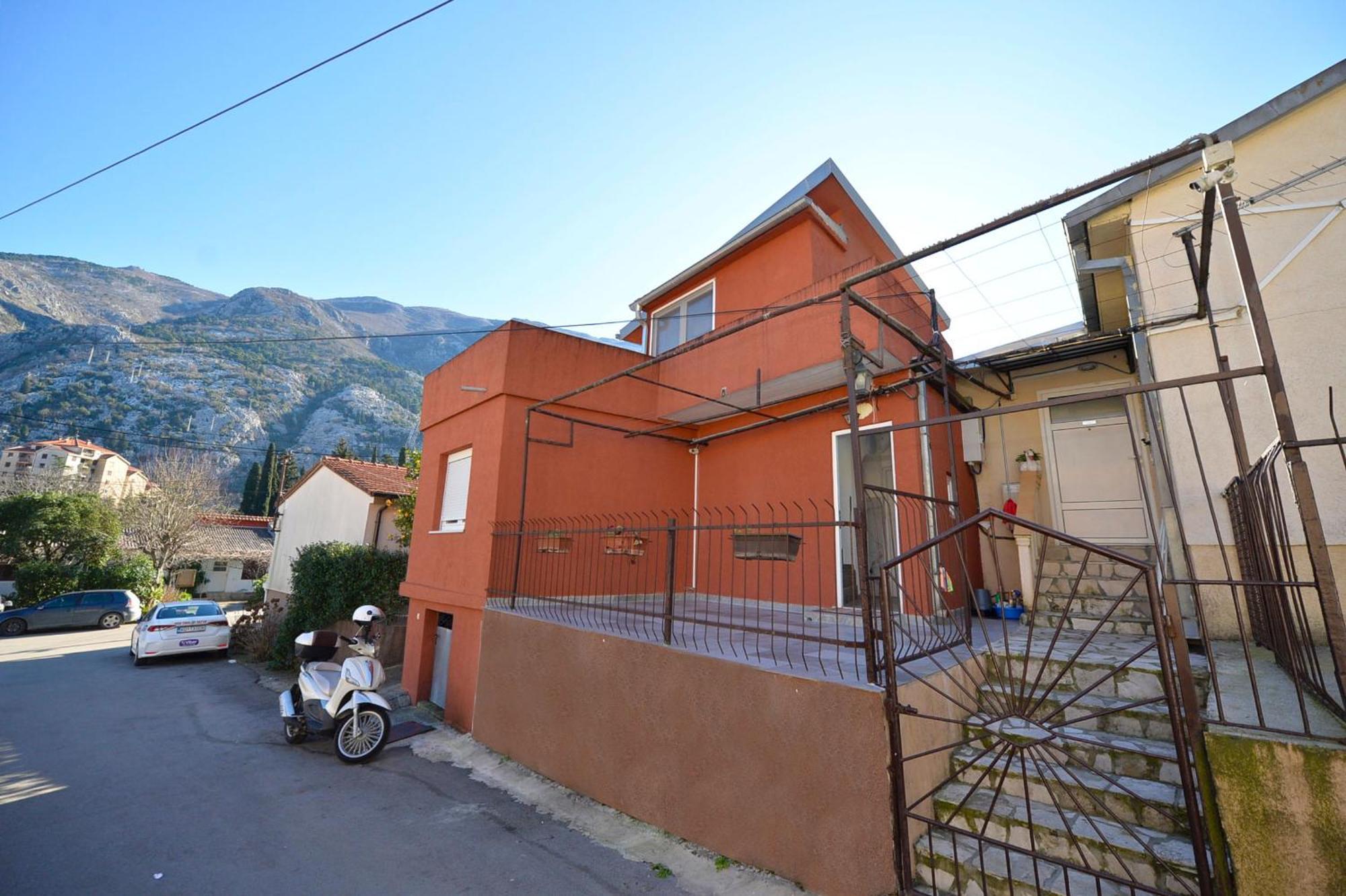 The Right Choice Apartment Kotor Luaran gambar